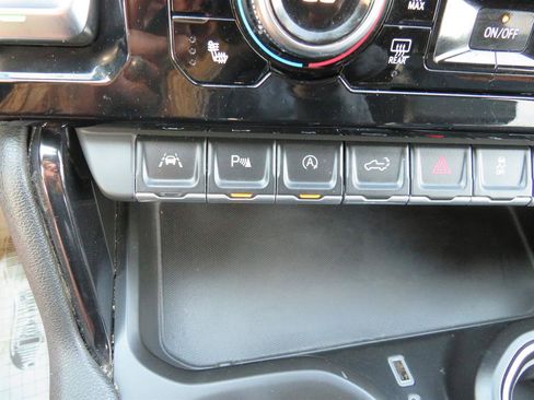 Used 2023 GMC Sierra 1500 AT4 w/ AT4 Premium Package AWD/4WD image 25