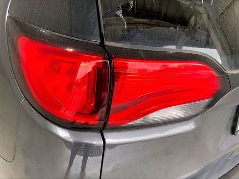 Used 2018 Chrysler Pacifica Touring-L Plus w/ Advanced Safetytec Group image 13