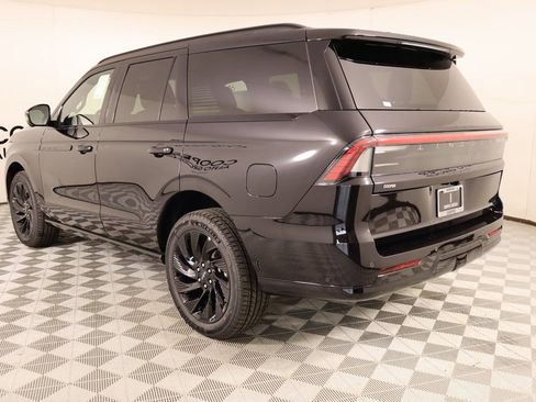 New 2025 Lincoln Navigator Reserve w/ Jet Appearance Package image 24
