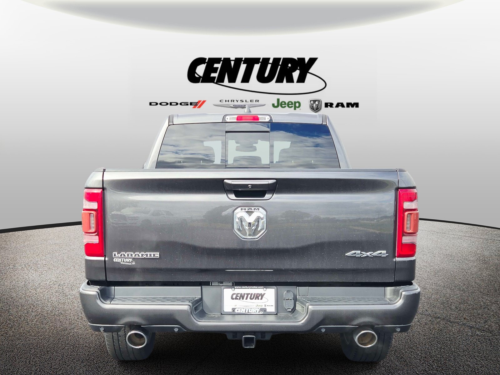Used 2020 RAM 1500 Laramie w/ Sport Appearance Package AWD/4WD image 5