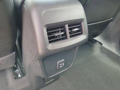 Used 2022 GMC Terrain SLT w/ Elevation Edition image 12