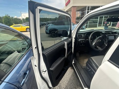 Used 2015 Toyota 4Runner SR5 Premium AWD/4WD image 6