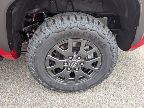 New 2026 Toyota 4Runner SR5 AWD/4WD image 30