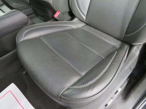 Used 2022 GMC Yukon XL Denali w/ Advanced Technology Package image 39