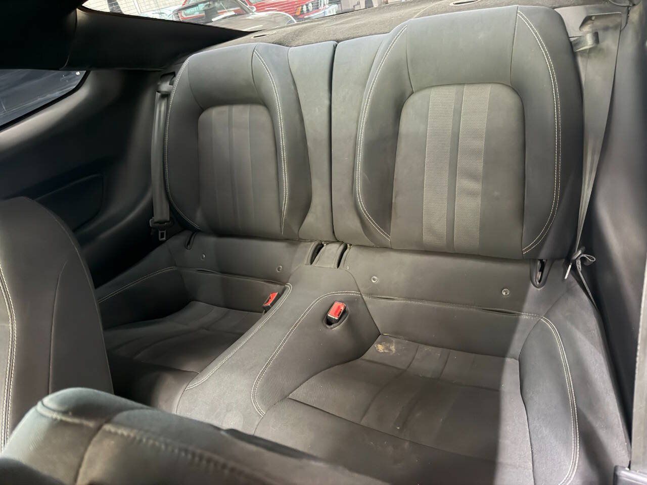 Used 2018 Ford Mustang Coupe w/ Equipment Group 101A RWD image 12