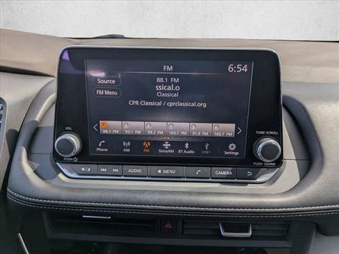 Used 2023 Nissan Rogue SV image 15