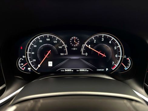 Used 2019 BMW 750i xDrive w/ M Sport Package image 19