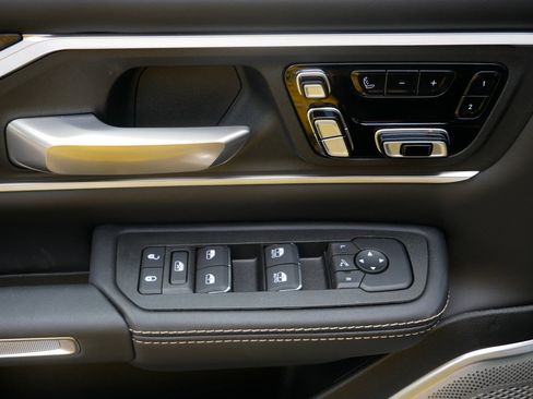 New 2026 RAM 1500 Tungsten w/ Trailer Tow Group image 13