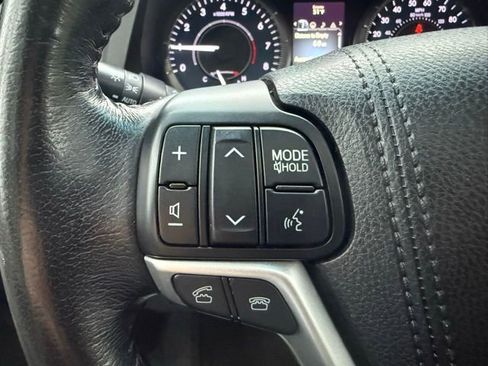 Used 2016 Toyota Sienna XLE w/ XLE Navigation Package image 12