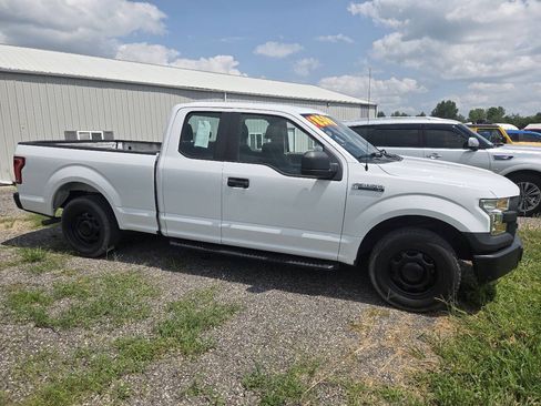 Used 2017 Ford F150 XL w/ Trailer Tow Package RWD image 5