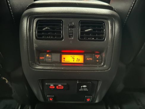 Used 2019 Nissan Pathfinder Platinum AWD/4WD image 25
