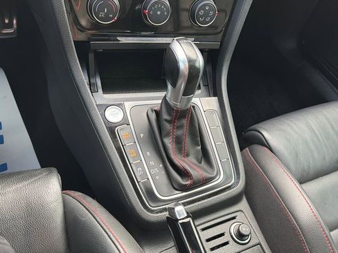 Used 2019 Volkswagen Golf 4-Door image 28