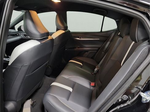 Used 2025 Toyota Camry SE w/ Convenience Package FWD image 9