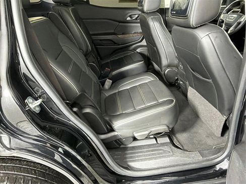 Used 2021 GMC Acadia Denali w/ Denali Technology Package image 17