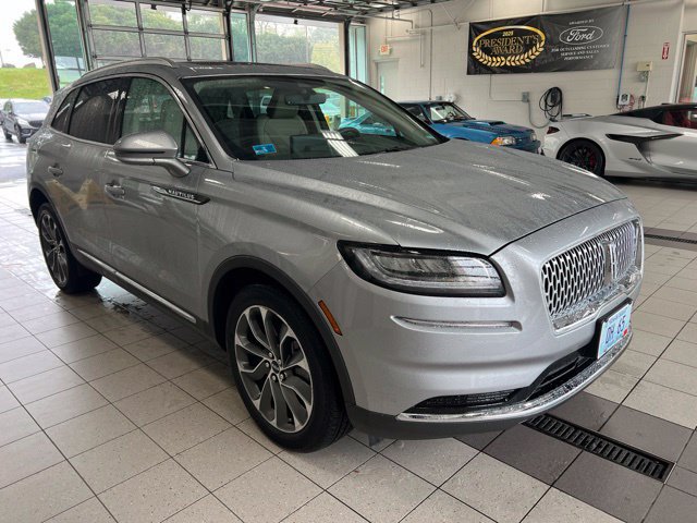 Used 2023 Lincoln Nautilus Reserve AWD/4WD image 3