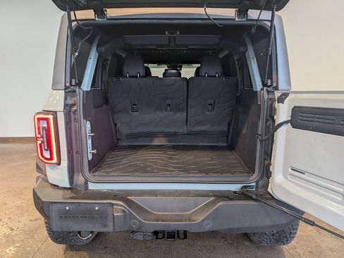 Used 2024 Ford Bronco Wildtrak image 5