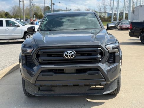 Used 2024 Toyota Tacoma SR image 3