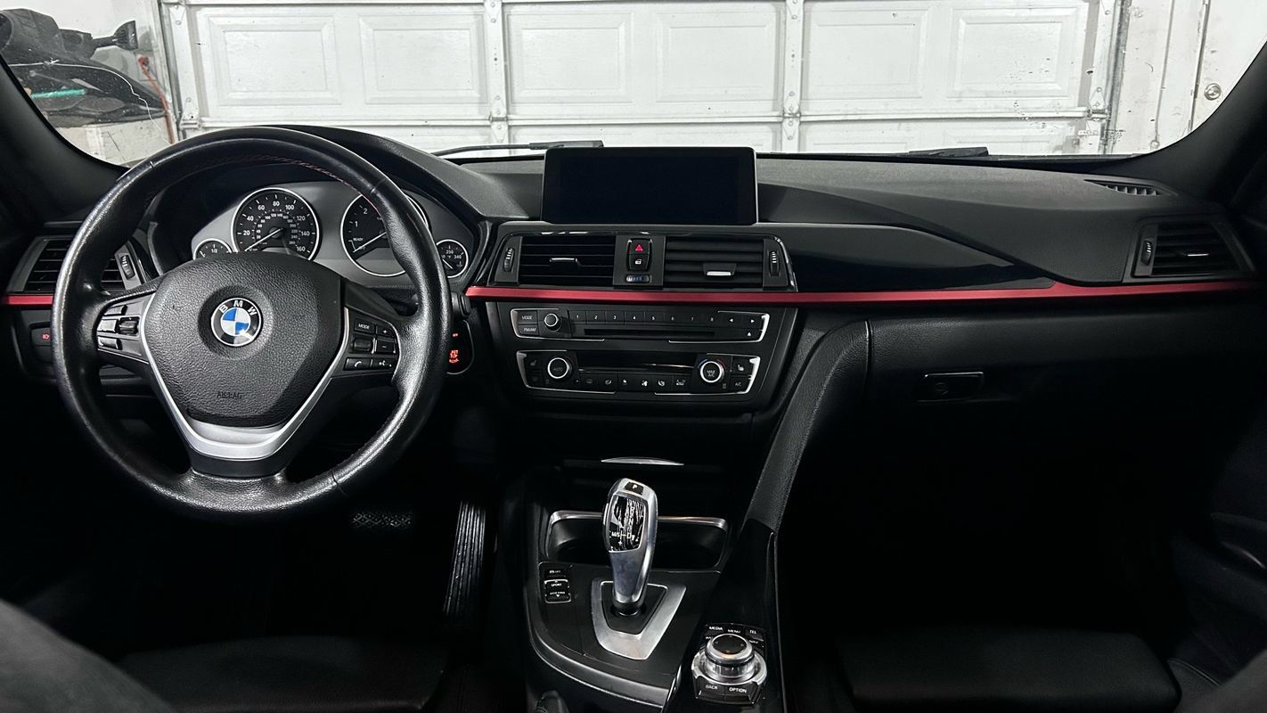Used 2013 BMW 328i xDrive Sedan w/ Premium Pkg AWD/4WD image 9
