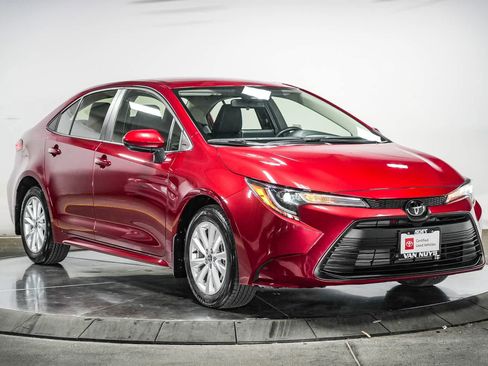 Certified 2026 Toyota Corolla LE w/ LE Premium Package FWD image 8
