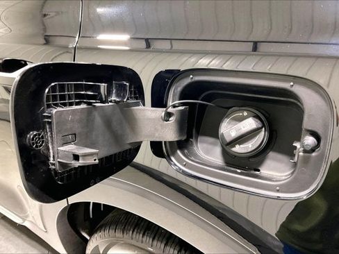 Used 2025 Kia Telluride S image 43