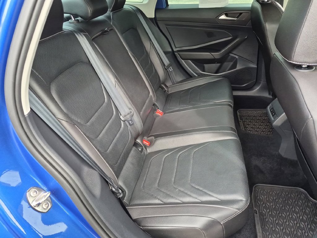 Used 2022 Volkswagen Jetta SEL FWD image 31