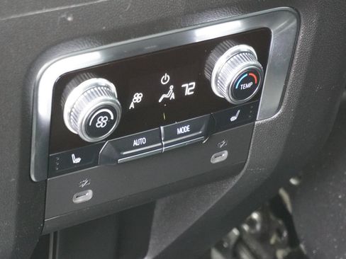 Used 2023 GMC Yukon SLT w/ SLT Luxury Package AWD/4WD image 17