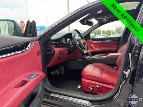 Used 2023 Maserati Quattroporte Modena RWD image 5