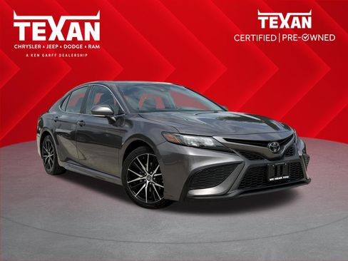 Used 2024 Toyota Camry SE FWD image 1