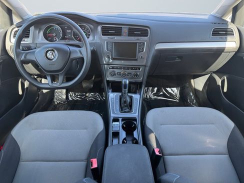 Used 2016 Volkswagen e-Golf SE w/ DC Fast Charging Package image 10