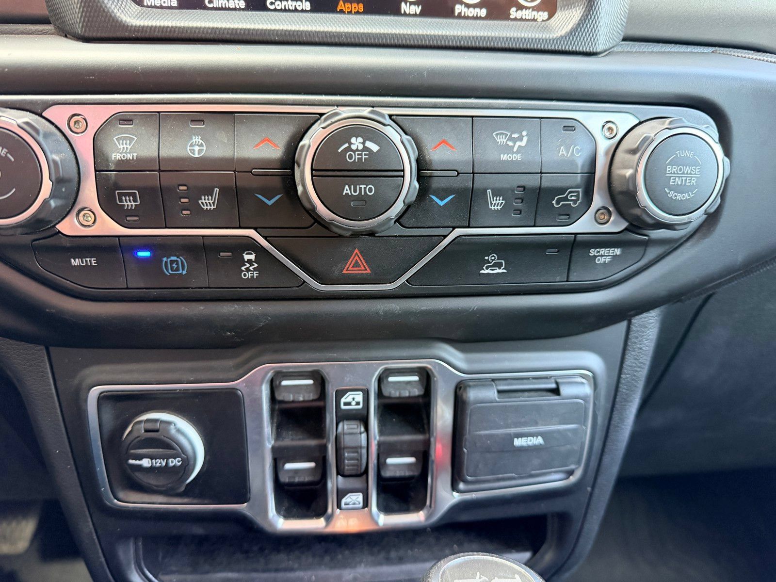 Used 2023 Jeep Wrangler Unlimited w/ Cold Weather Group AWD/4WD image 12
