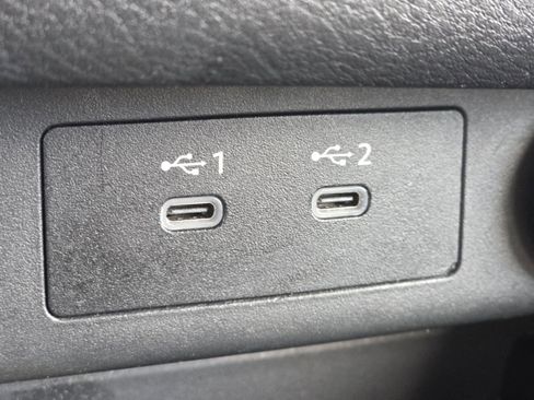 Used 2025 Nissan Rogue SV image 5