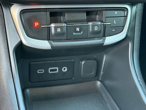 Used 2022 GMC Terrain SLE w/ Driver Convenience Package FWD image 22
