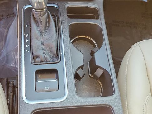 Used 2019 Ford Escape Titanium image 31