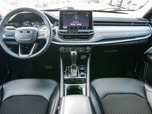 Used 2024 Jeep Compass Latitude image 13