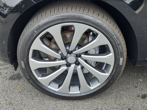 New 2025 Land Rover Range Rover SE image 9