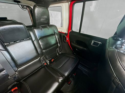 Used 2021 Jeep Wrangler Unlimited Sahara image 14