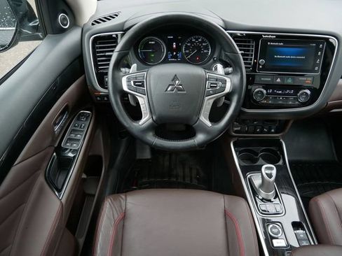Used 2018 Mitsubishi Outlander GT AWD/4WD image 12