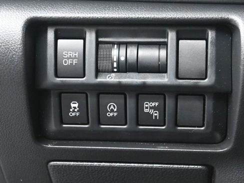 Used 2020 Subaru Crosstrek 2.0i Limited w/ Moonroof Package w/Navigation image 13