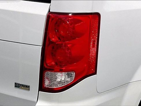 Used 2017 Dodge Grand Caravan SE w/ Power Window Group image 24