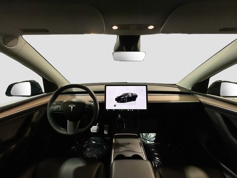 Used 2025 Tesla Model Y Performance image 17