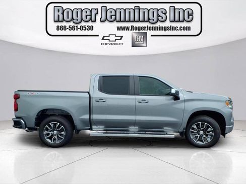 Used 2024 Chevrolet Silverado 1500 LT AWD/4WD image 5
