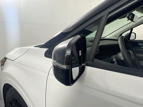 New 2027 Kia Carnival SX w/ Dark Edition Package FWD image 12