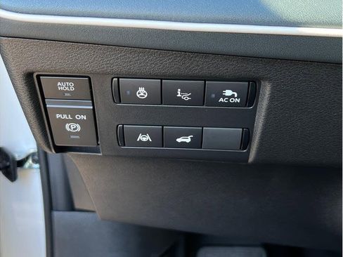 New 2026 Nissan Leaf Platinum+ w/ Floor Mat Package (Platinum+) image 19