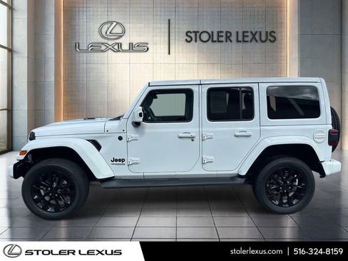 Used 2021 Jeep Wrangler Unlimited Sahara AWD/4WD image 5