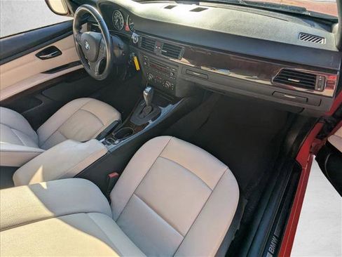 Used 2012 BMW 328i Convertible image 18
