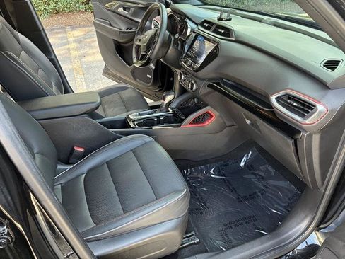 Used 2021 Chevrolet TrailBlazer RS w/ Technology Package FWD image 22
