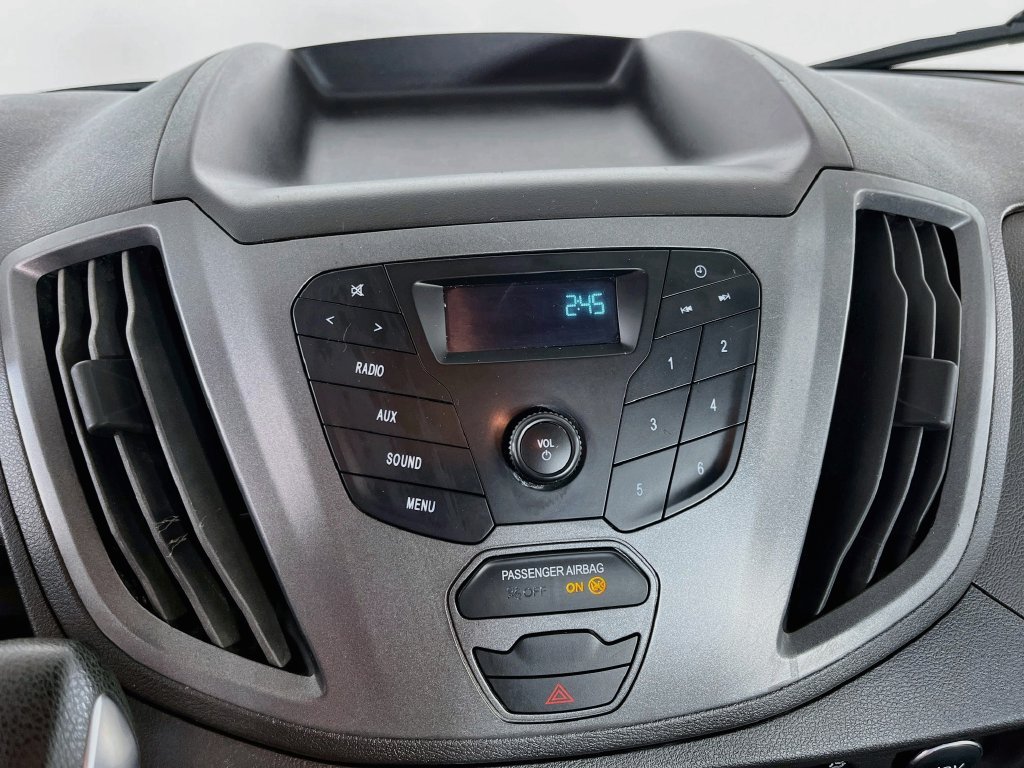 Used 2019 Ford Transit 250 130 Low Roof w/ Exterior Upgrade Package RWD image 18