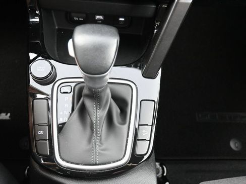 Used 2025 Kia Seltos S FWD image 15