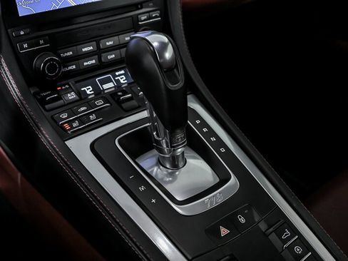 Used 2018 Porsche 718 Cayman S image 32