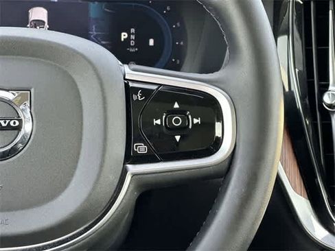 Used 2025 Volvo V60 B5 Cross Country Plus image 10